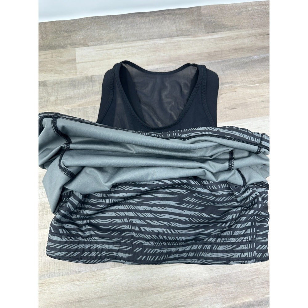 Lululemon Tank Top Women's 4 Black Stripe Running In The City‎ Shelf Bra Tank - Picture 6 of 11